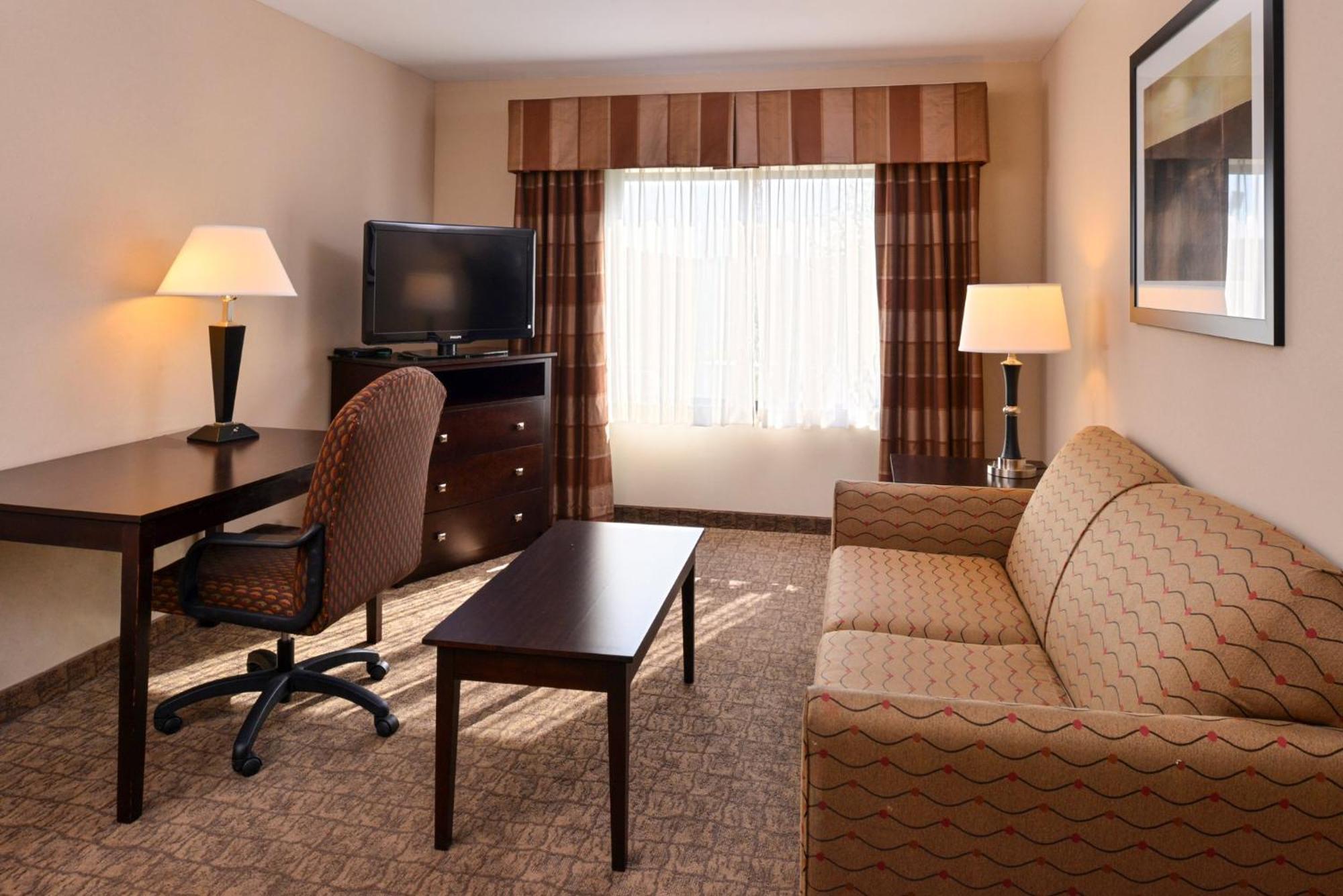 Holiday Inn Express & Suites Fairmont By Ihg Exterior foto